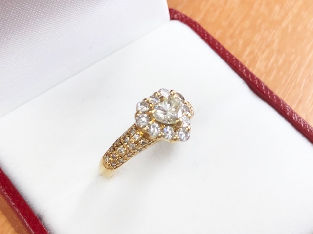 ダイヤモンド 中央 リング 18金 SI1-D-ハートシェイプ 0.873ct ハート 