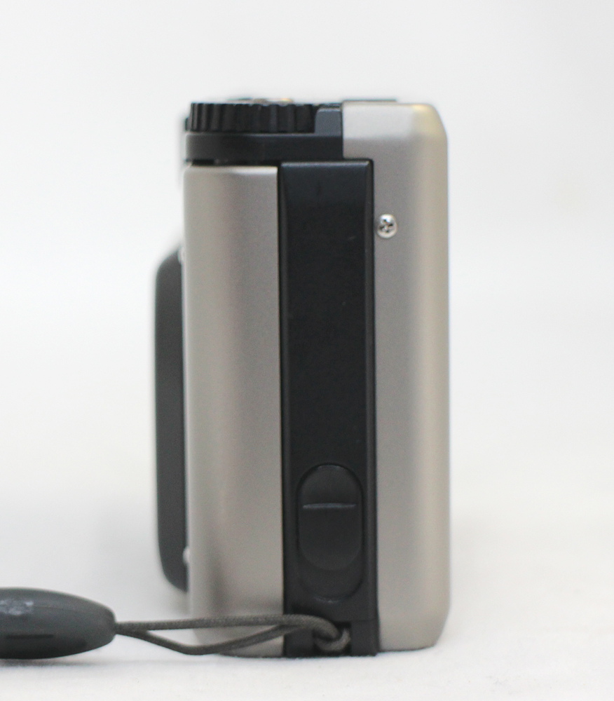 CONTAX T3 コンタックス　コンパクトフィルムカメラ　チタンシルバー CONTAX】高級コンパクトカメラ コンタックス T3 チタンシルバー