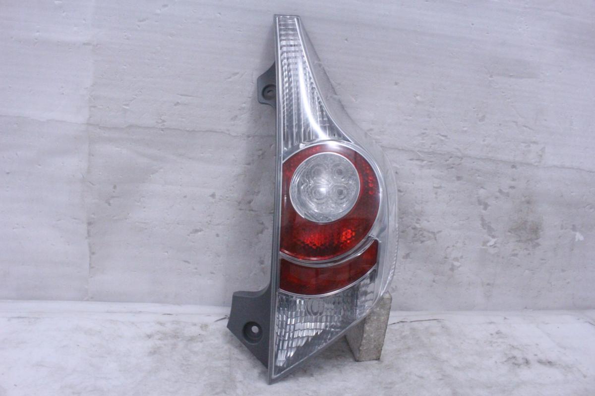 トヨタ 純正 NHP10 アクア 前期 LED テールライト レンズ ランプ 左側