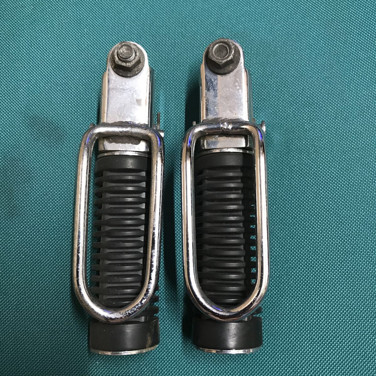 リアステップの中古品・新品 CBX400F リア ステップ メッキ バック
