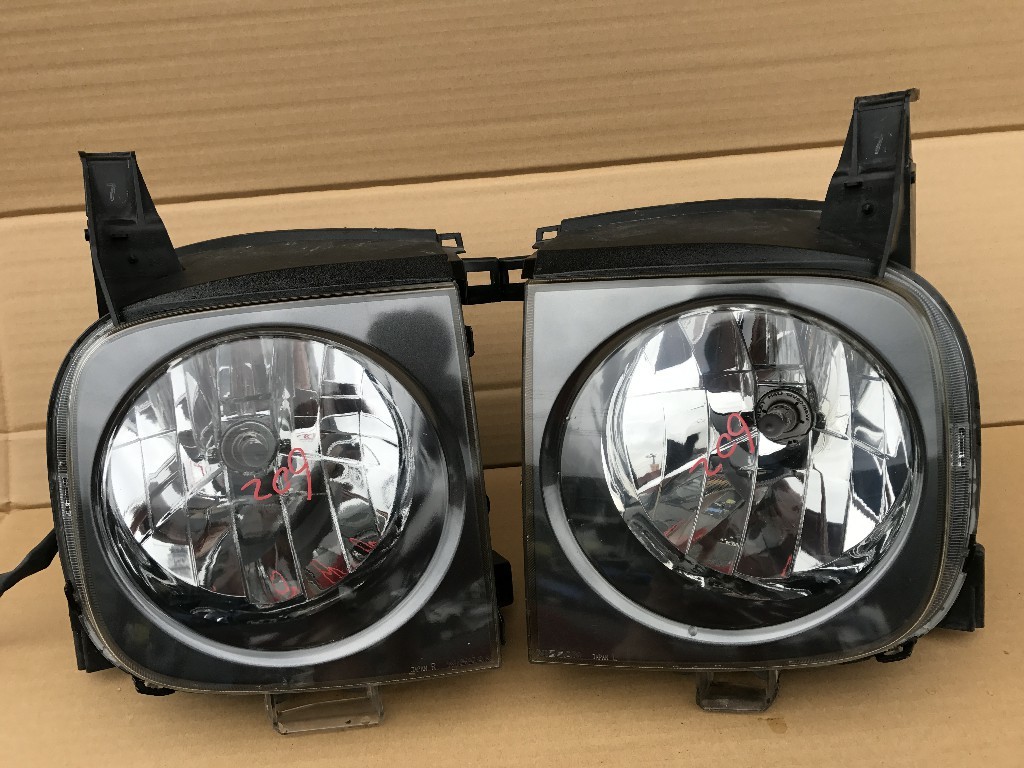 キューブ 日産キューブZ12⁄N12純正ヘッドライト右ヘッドランプ