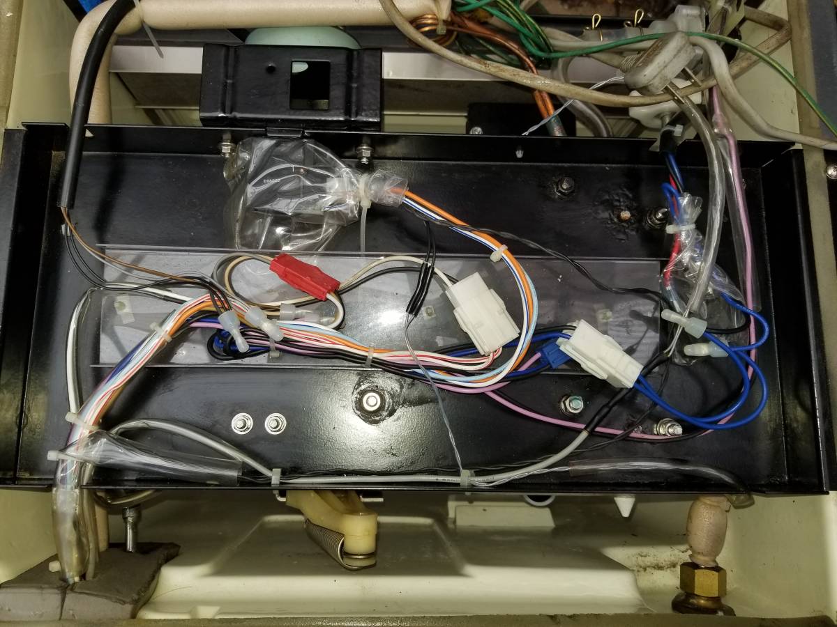 東芝（ホシザキ）全自動製氷機 RTI-35E1 35Kg 正常動作中 キレイな