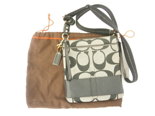 1スタ 【美品】 COACH コーチ ビッグシグネチャーショルダーバッグ 