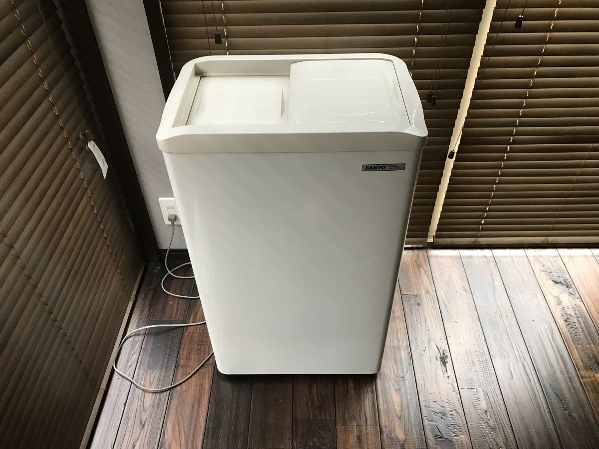 サンヨー小型冷凍ストッカー SCR- S42
