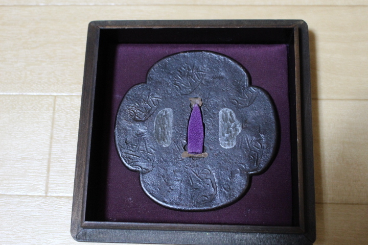 AFT19 刀鍔 天王の図 鋼製 透かし 日本刀装具 鍔 厚さ ***