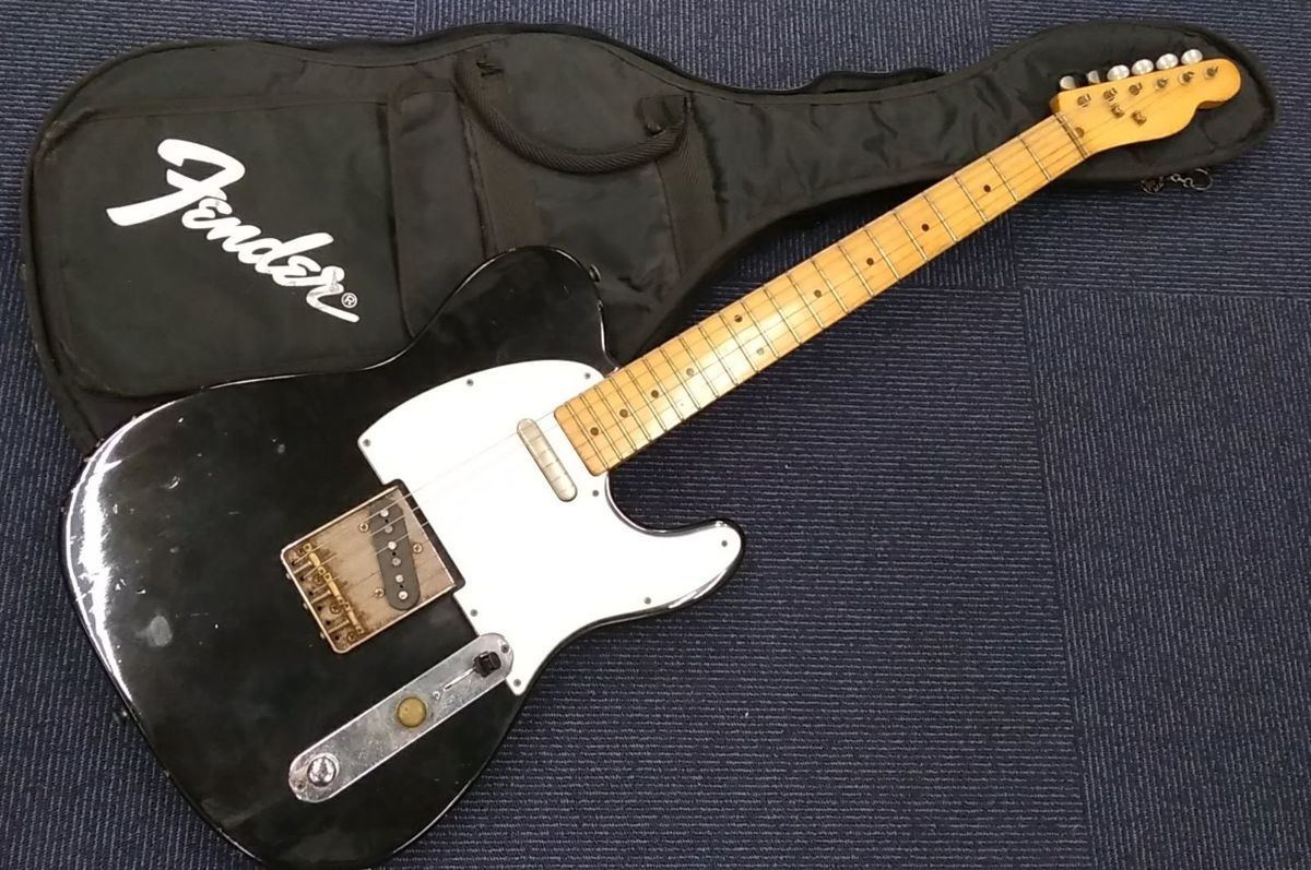 古いメーカー不明のテレキャスターとFENDER/フェンダーのソフトケース