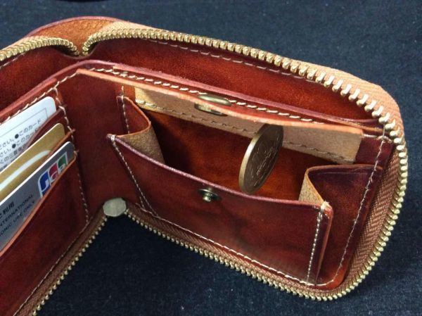 手縫い手染め栃木レザー短財布/ブラウンDM -002 ふるさと納税「本革×手縫い」ショート リング付き 切線派新商品キャンペーン中！本革小さなメッセンジャーバッグ 3&frasl;20 ポイント最大10倍＆クーポン配布中！ 本革ブックカバー「OLIVE」|手染めの魅力・サイズ選び・厚みに強い理由