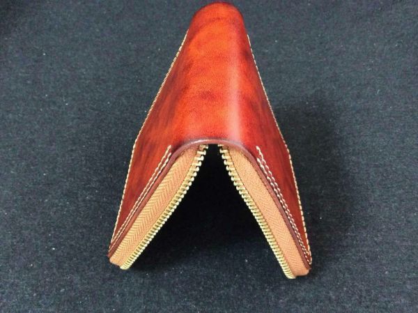 手縫い手染め栃木レザー短財布/ブラウンDM -002 ふるさと納税「本革×手縫い」ショート リング付き 切線派新商品キャンペーン中！本革小さなメッセンジャーバッグ 3&frasl;20 ポイント最大10倍＆クーポン配布中！ 本革ブックカバー「OLIVE」|手染めの魅力・サイズ選び・厚みに強い理由