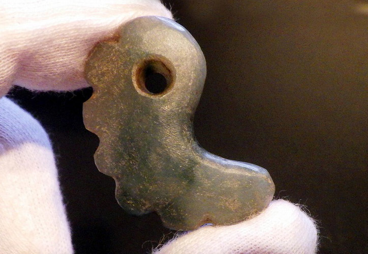 □縄文期 硬玉 翡翠製 獣形 勾玉□糸魚川翡翠垂飾玉古代石器考古物須恵