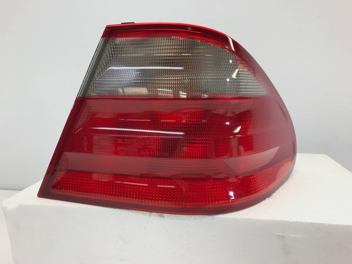 【お得，人気】 k729-3 ベンツ W208 CLK200 CLK240 CLK320 純正テールライト 右 2088200264(テールライト)｜売買されたオークション情報、yahooの商品情報をアーカイブ公開 - オークファン メルセデス・ベンツ用