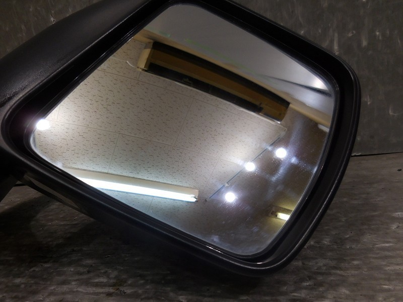 AZワゴン カスタムスタイル(MJ22S/MH22S) 純正 イシザキ 破損無 取付OK 動作保証 右ドアミラー 5P 電格 26E K018001