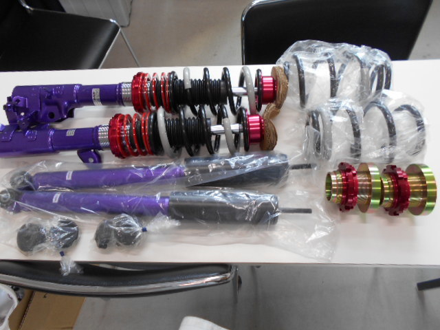 売り切ります！　フィットシャトルハイブリット用（ＧＰ２）　未使用　タナベ車高調整一式