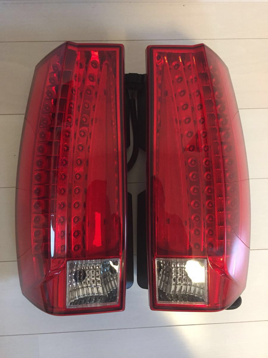キャデラック エスカレード Cadillac Escalade 純正テール LED 07～14