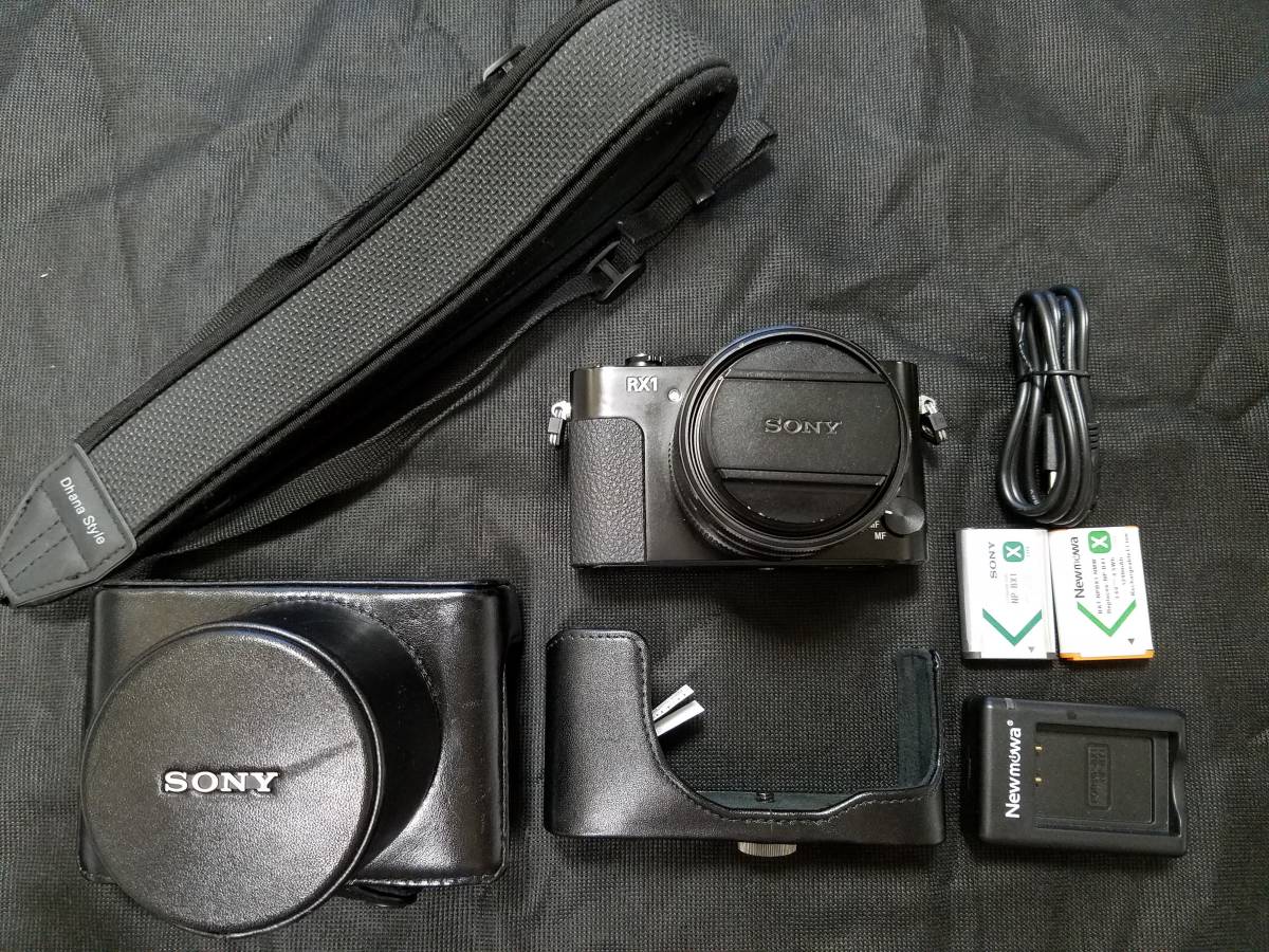 Sony Cyber-shot DSC-RX1 + 純正ケース（LCJ-RXB） 【公式通販】