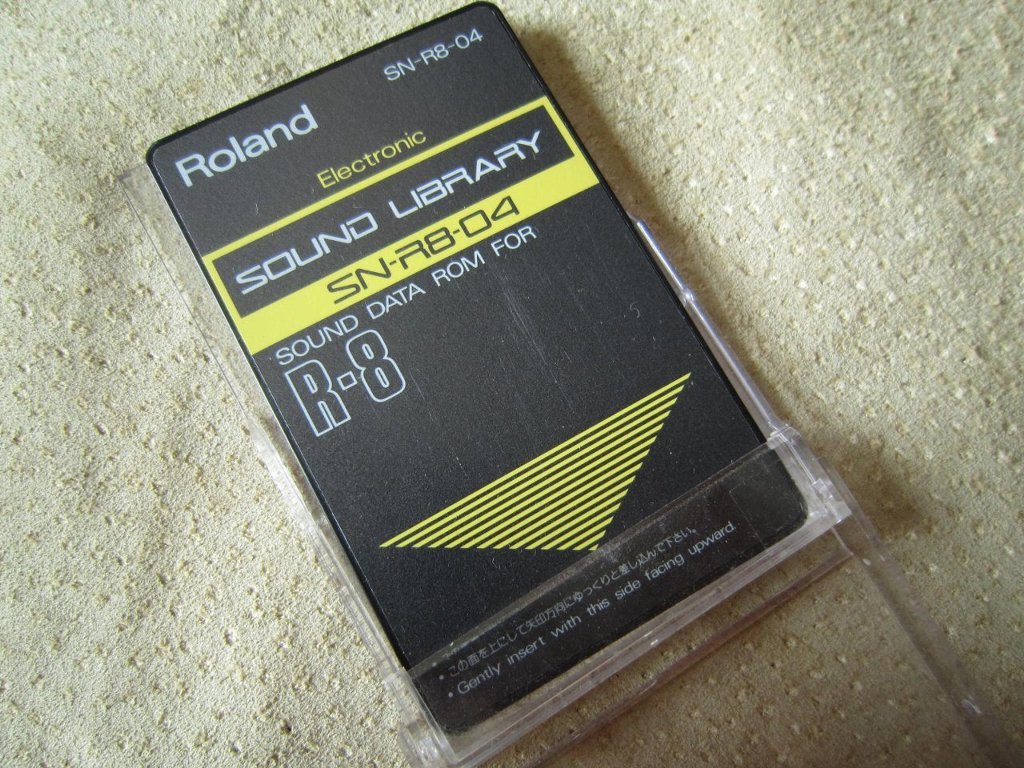 Roland Roland サウンドライブラリー SN-R8-04 Electronic/動作品 R-8