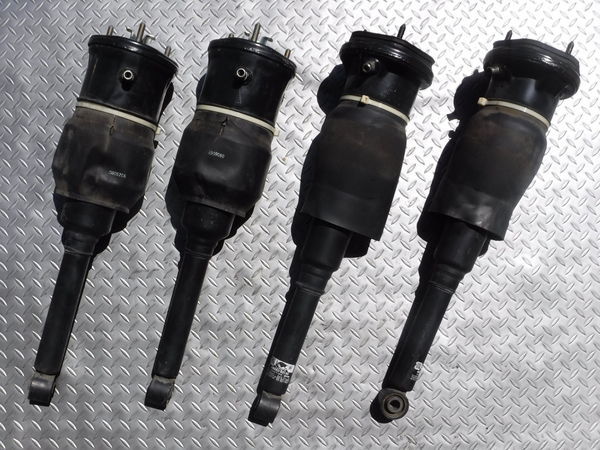 トヨタ純正 UCF31 30 セルシオ 後期 エアサス サスペンション サス 