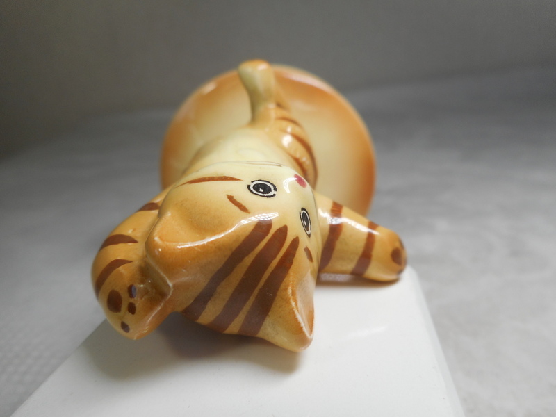 ホワッツマイケル 猫 ねこ 陶器製 オルゴール What's Michael