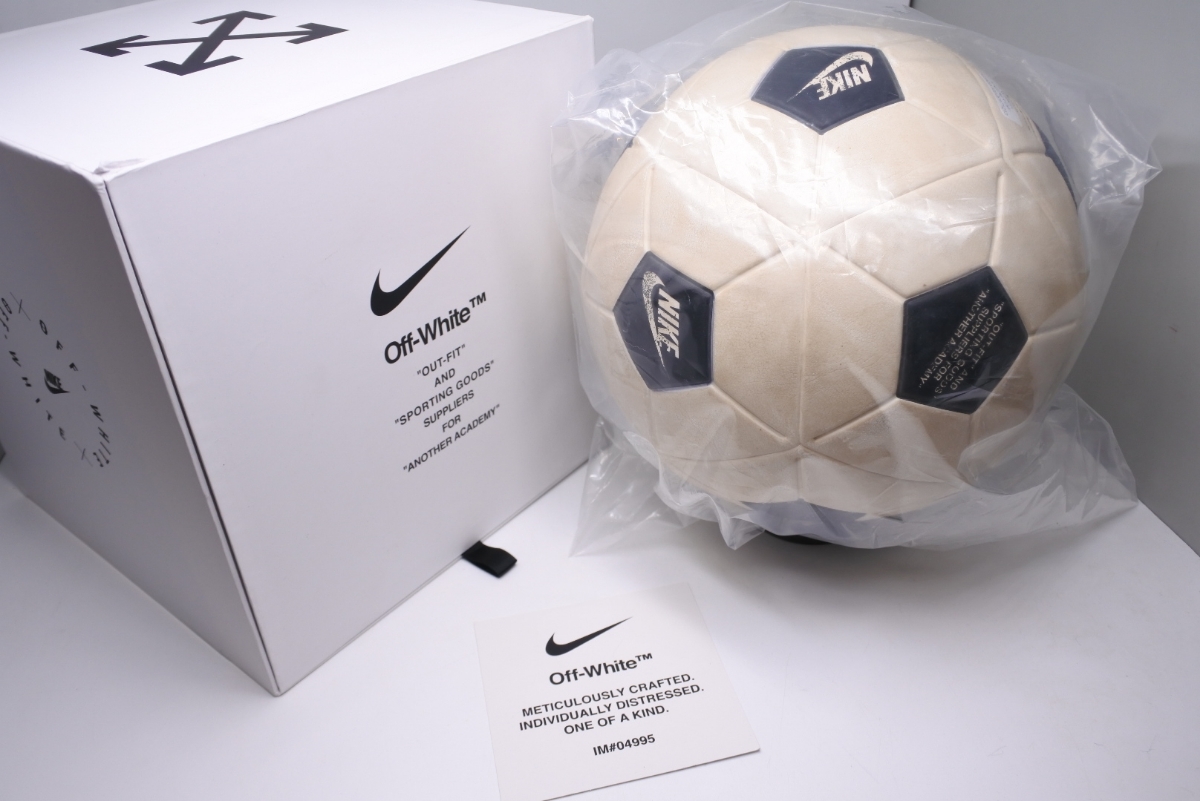定番人気，低価 Off White Virgil Abloh x Nike Magia Soccer Ball ナイキ オフホワイト バージル アプローチ マジア サッカーボール 正規品(NINE)｜売買されたオークション情報、yahooの商品情報をアーカイブ公開 - オーク NINE