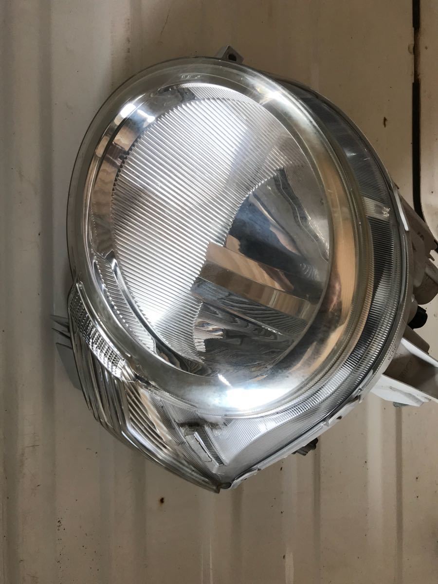 トヨタ シエンタ NCP81 ヘッドライトユニット左右_1