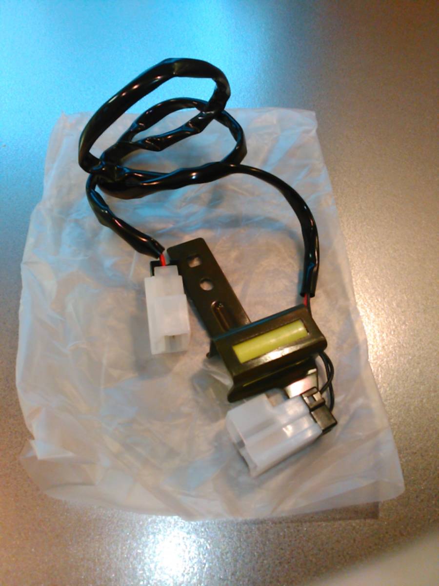 新品 セドリック グロリア ボンネットマスコット インバーター Y30 Y31　日産 ボンマス ボンネットマスコット Y31 セドリック インバーター付 ボンネットマスコットのインバーター交換（日産 グロリアセダン・SY31