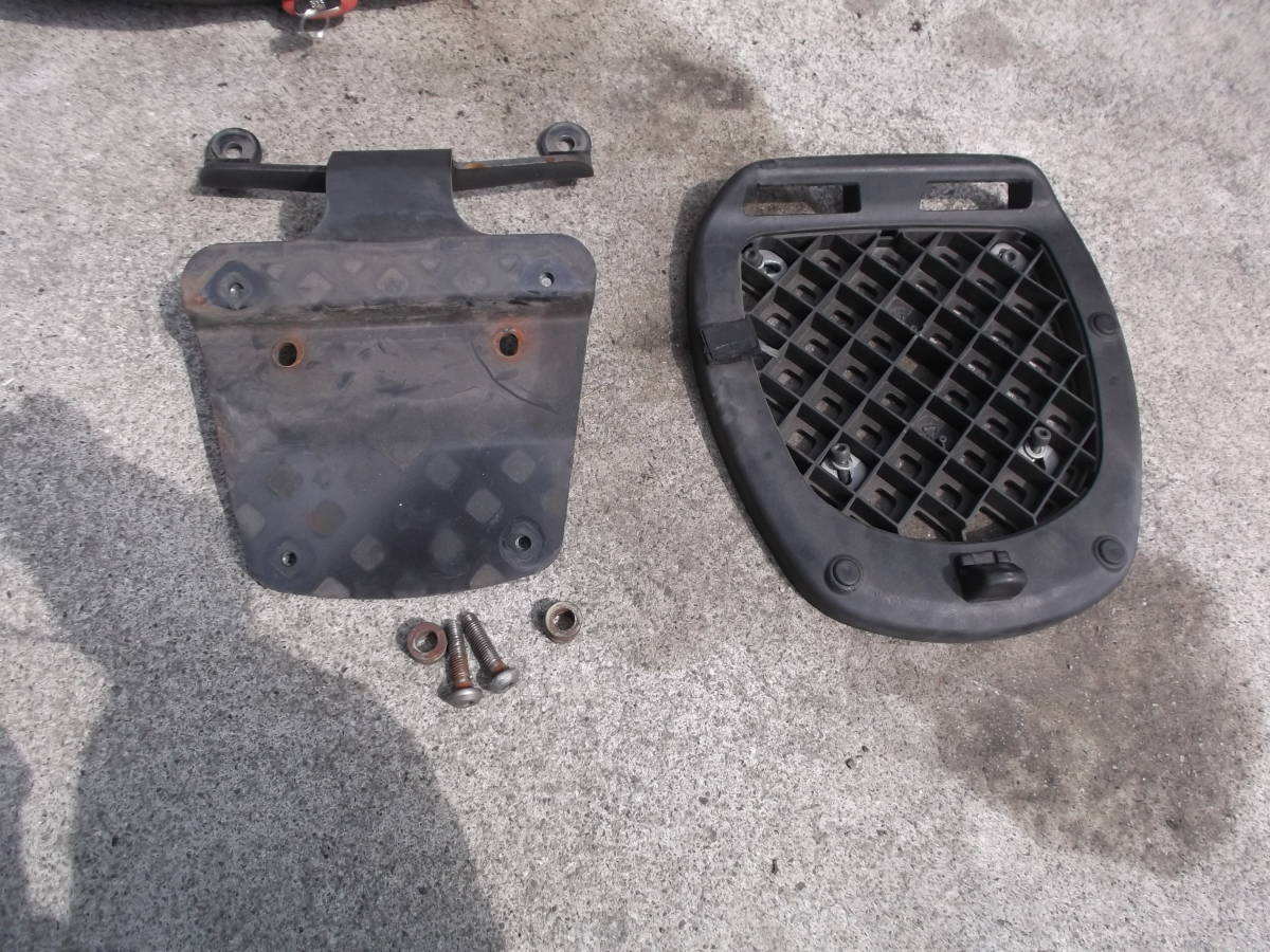 マジェスティ250ワイズギア_キャリア_トップケースステー付SG03J