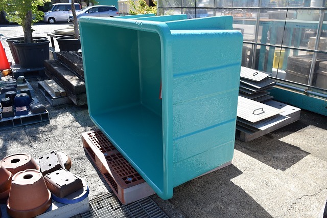 岡山発2061499000018◆水槽　大型　タンク　中古 