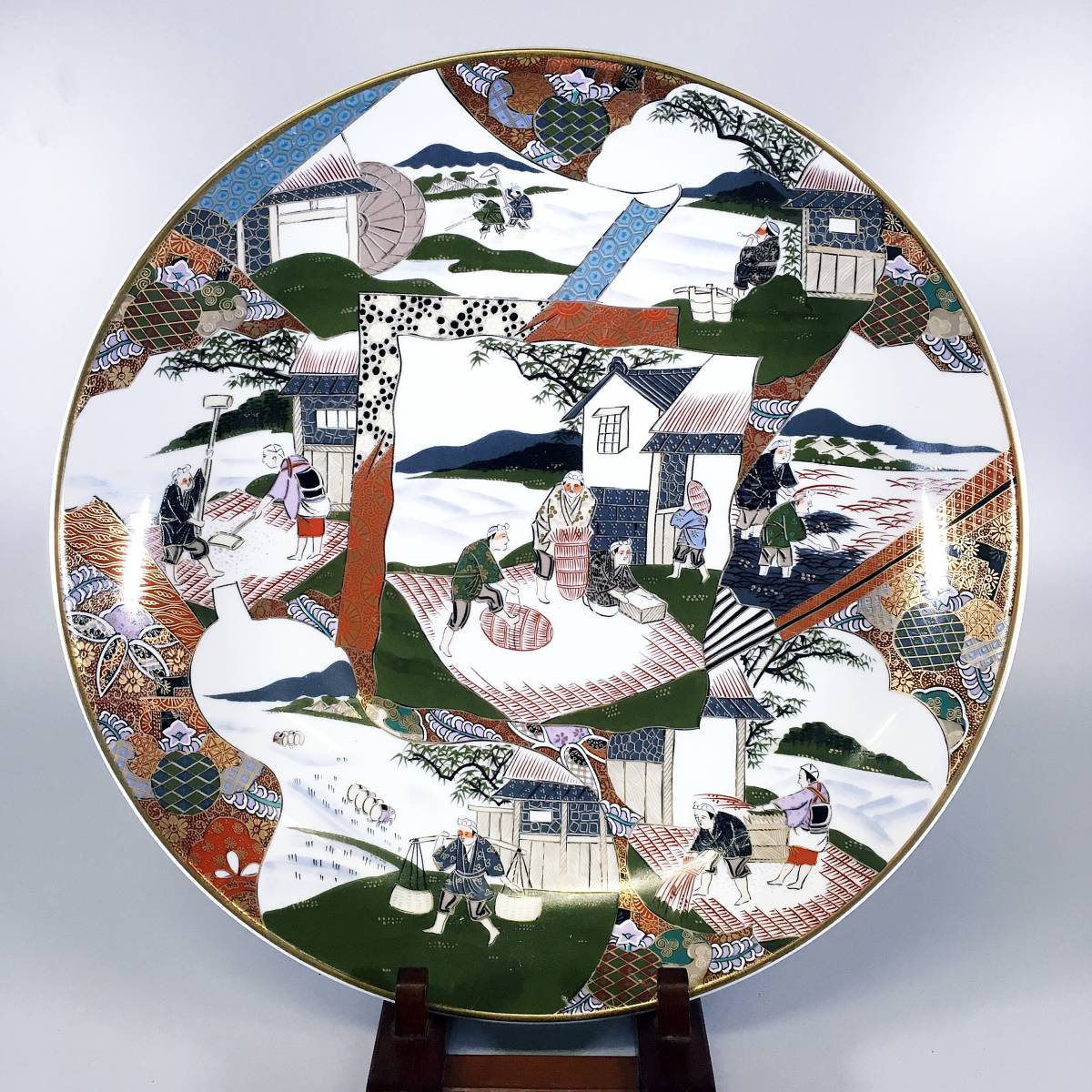 九谷焼 金彩 人物図 花瓶 木箱入り 九谷焼 金彩 人物図 花瓶 木箱入り