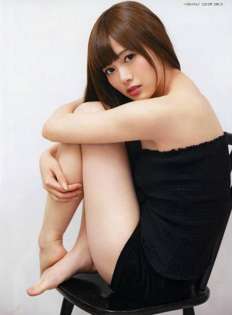 白石 麻衣 パンチラ
