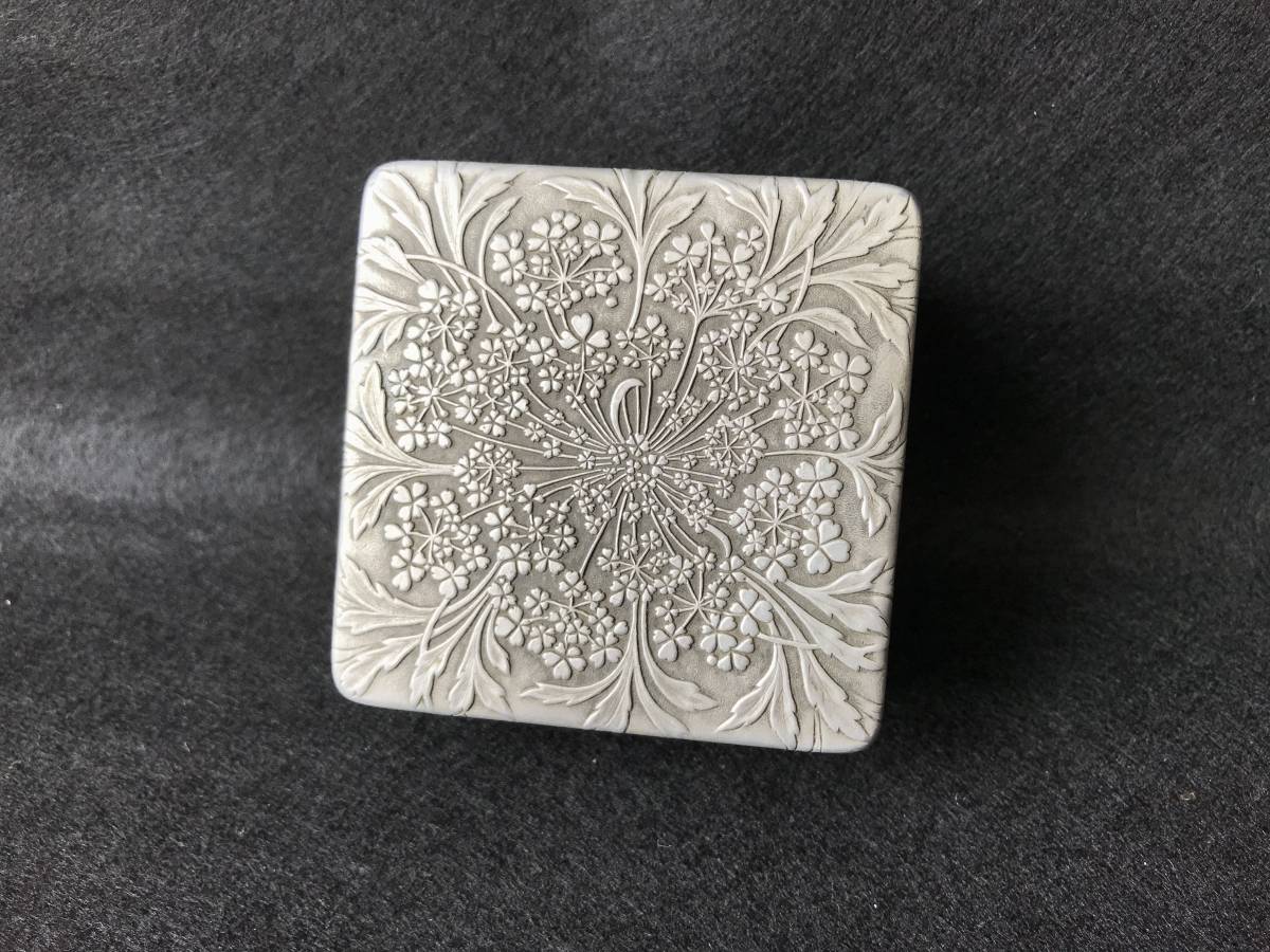 希少 LALIQUE ラリック Fleurs d'Amour アルミケース パウダーケース