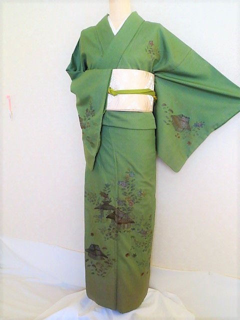 ★つばめ★ 美品～訪問着～結城紬グリーン+スワトウ刺しゅう花と民家～伊勢丹・正絹