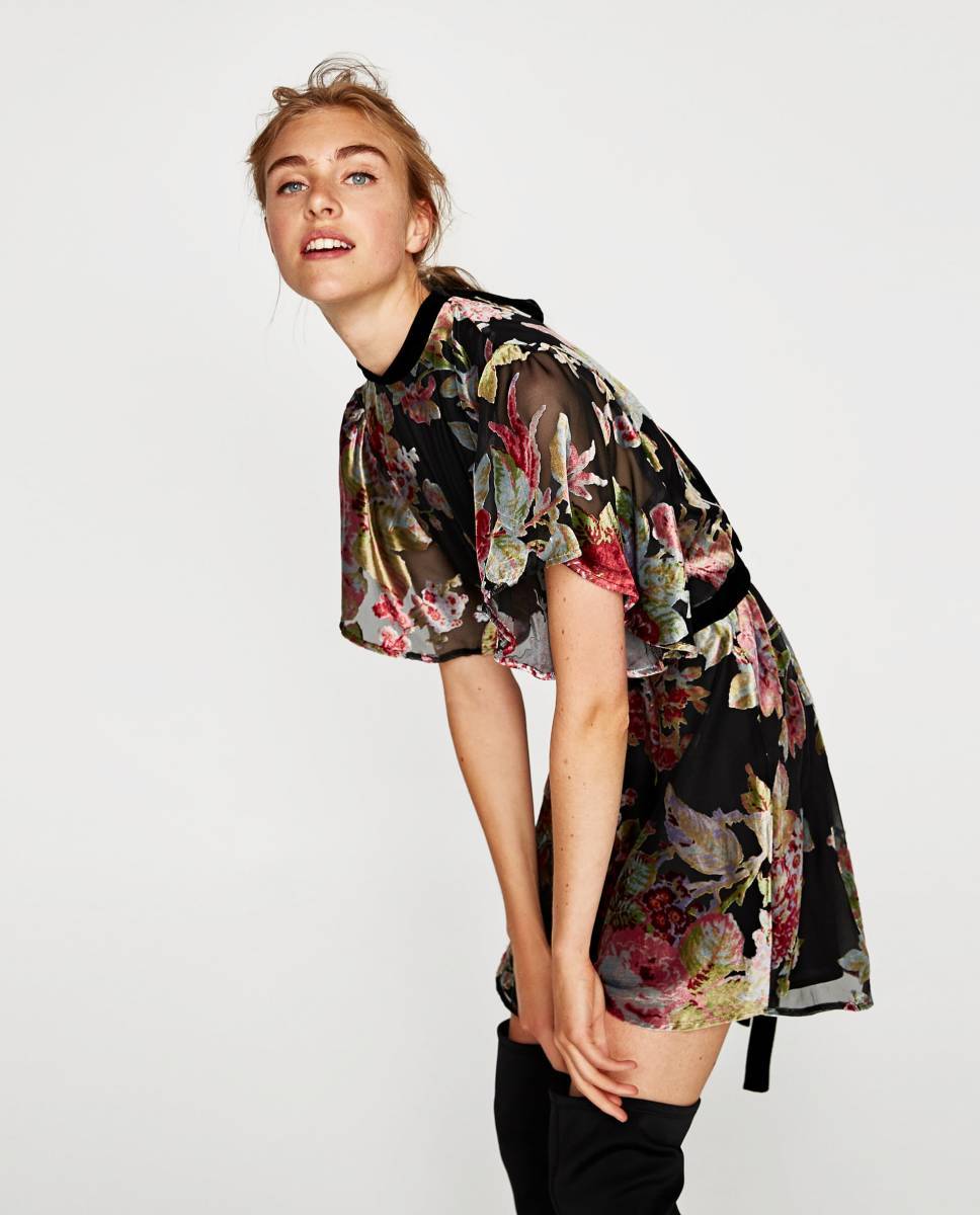 完売品 新品 ZARA 植物柄 デヴォレ加工 ベルベット地 ミニワンピース 花柄