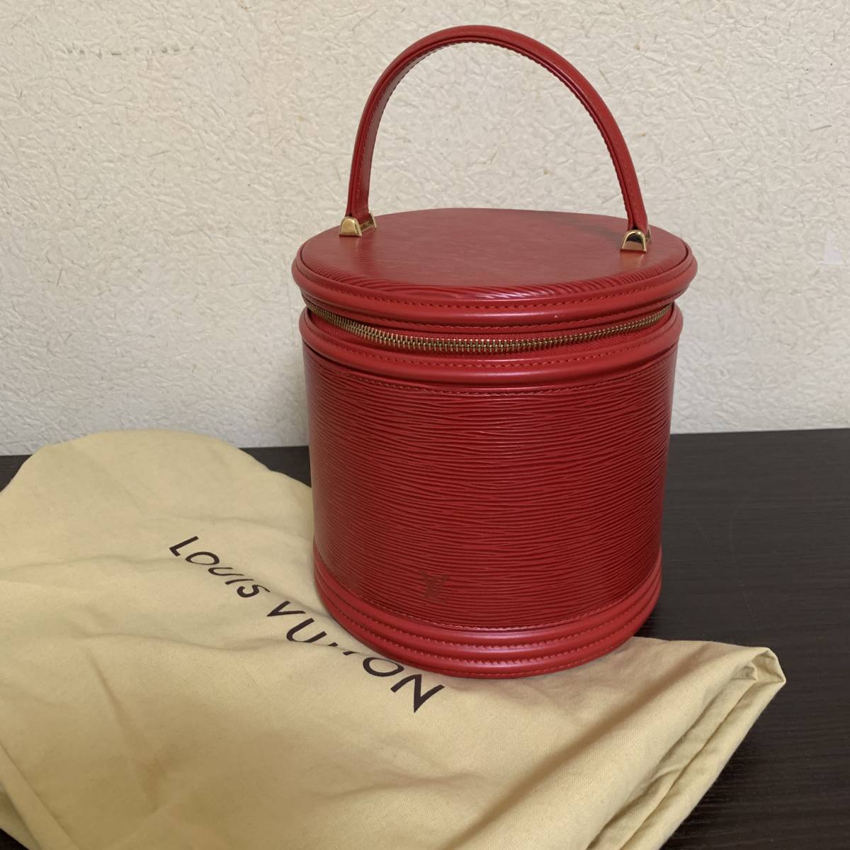 【限定SALE，本物保証】 LOUISVUITTON ルイヴィトン カンヌ バニティバッグ ハンドバッグ エピレザー カスティリアンレッド(ハンドバッグ)｜売買されたオークション情報、yahooの商品情報をアーカイブ公開 - オークファ かばん、バッグ