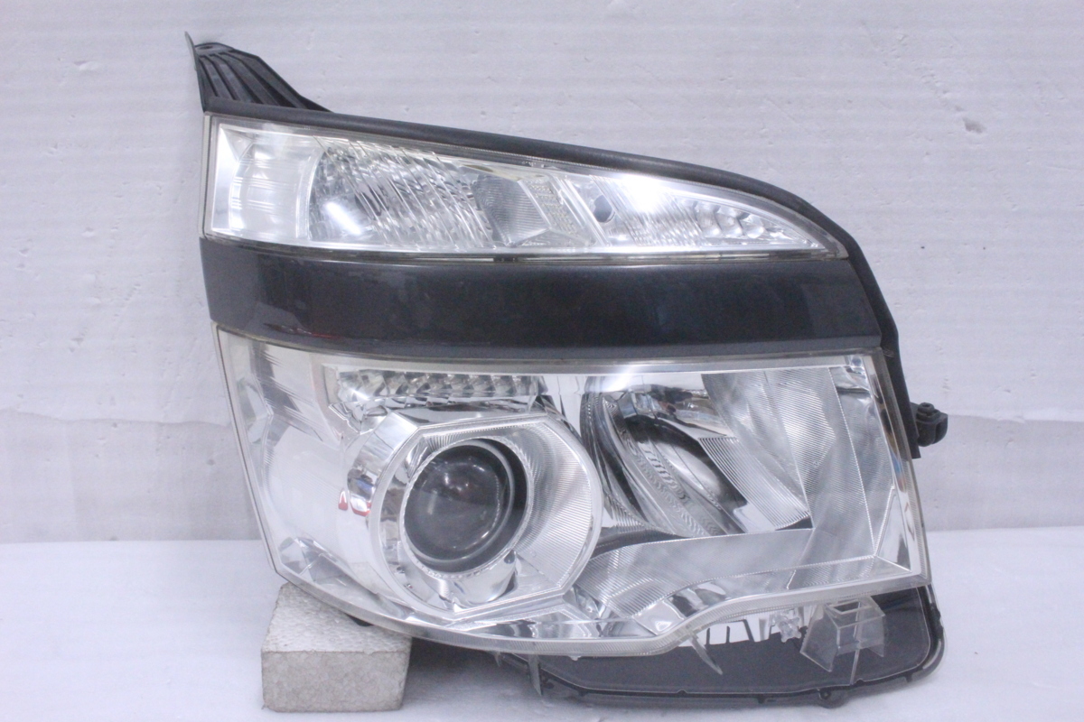 ヴォクシー 後期 Yahoo!オークション 28-225 HID 70系 KOITO ZRR70 