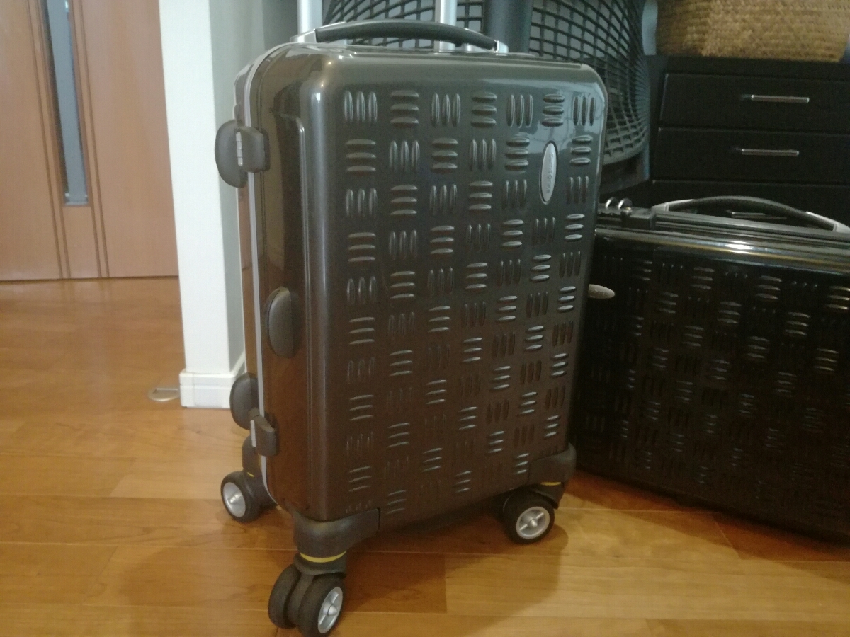 RIMOWA リモワ SALSA サルサ 48L キャリーケース 4輪 ブラック 【公式