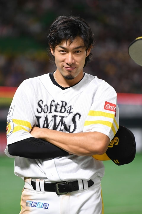 人気セール，新作 優勝 おめ とう 福岡ソフトバンクホークス 柳田悠岐選手 直筆サイン入り投げ入れ球(サイン)｜売買されたオークション情報、yahooの商品情報をアーカイブ公開 - オークファン サイン