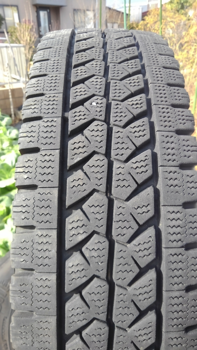 205/80 17.5 ブリヂストン W979 スタッドレス 2017年製造 中古 本州送料込み