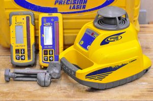 ソキアレーザーレベル受光器＋ホルダー中古