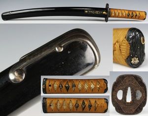 B-75 縁頭　金象嵌　武具　刀装具　骨董品　時代物　日本　美術品　工芸品 小柄 鍔 刀装具 銀象嵌⁄武具 肥後 縁頭 目貫 拵え 短刀 江戸期 短刀鐔