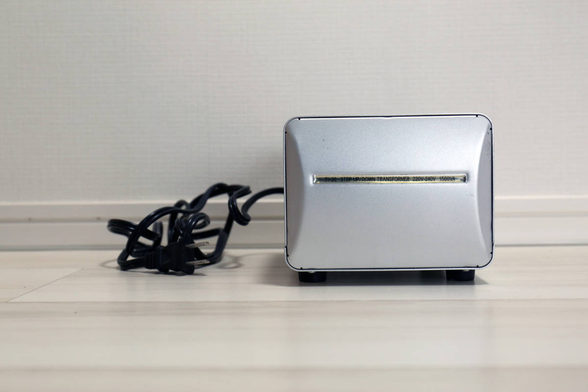 大容量カシムラアップダウン変圧器 TI-20 1500W 入力［220-240V ・100V