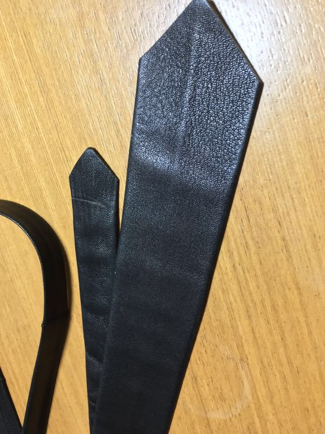 90's】アニエスベーオム レザーネクタイ ナロータイ フランス製 黒