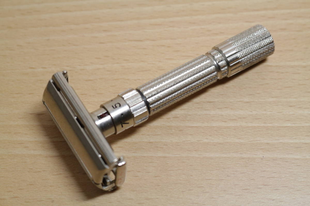 Gillette Adjustable/ジレット アジャスタブル 両刃 ひげそりホルダー