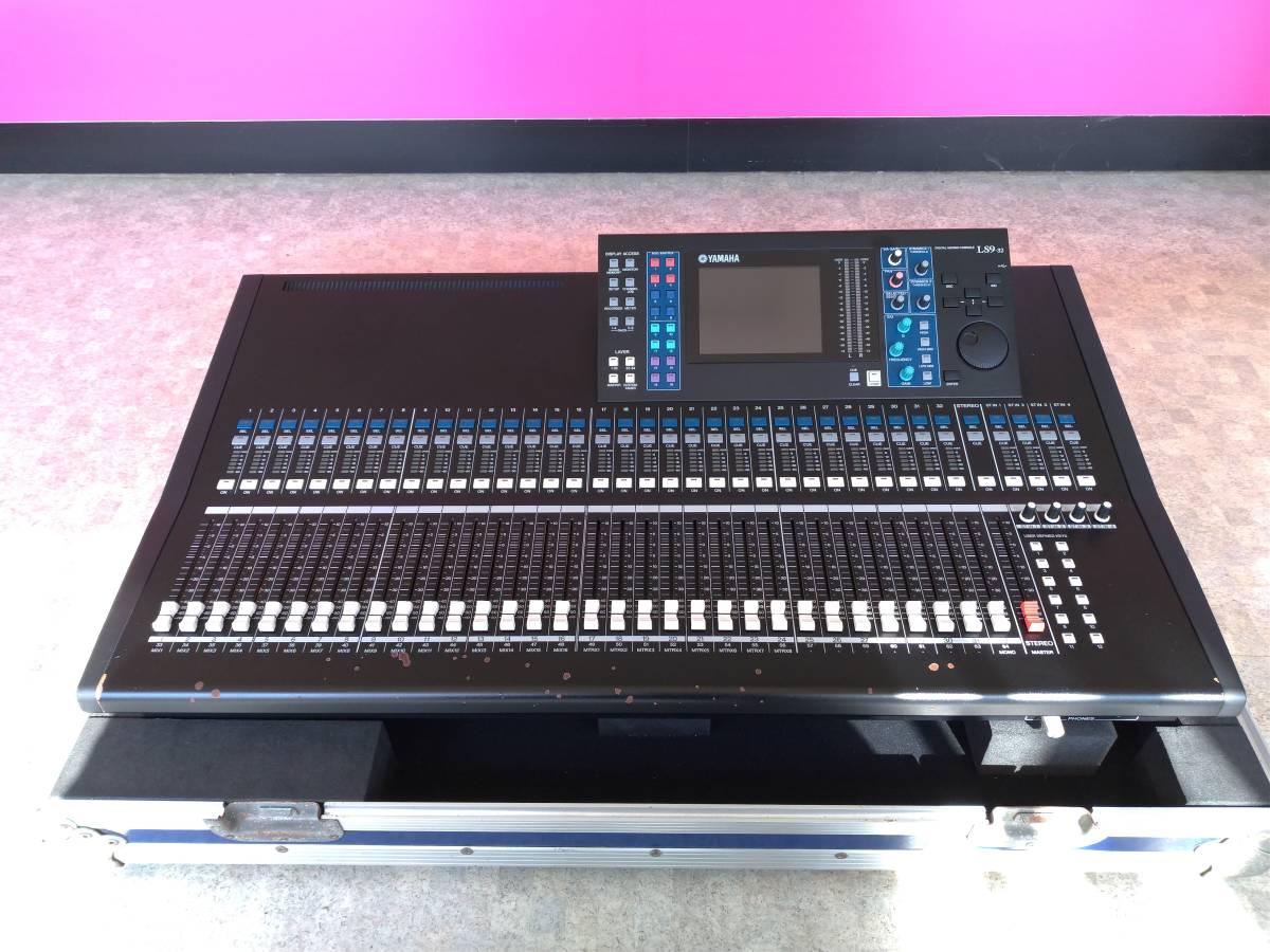 YAMAHA LS9-32 ケース付き LS9-32 Yamaha Cases Flight Mixer 32マイク