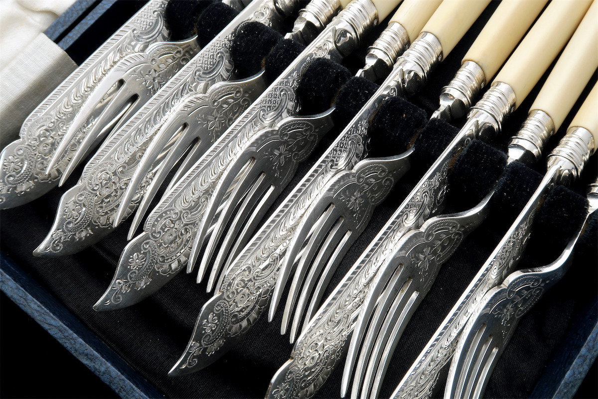 全国無料，大得価 925 SILVER 純銀継手 1900年 象牙質ハンドル 英イギリス アンティーク 純銀P. EPNS シルバー フォーク ナイフ カトラリー セット(カトラリー)｜売買されたオークション情報、yahooの商品情報をアー カトラリー