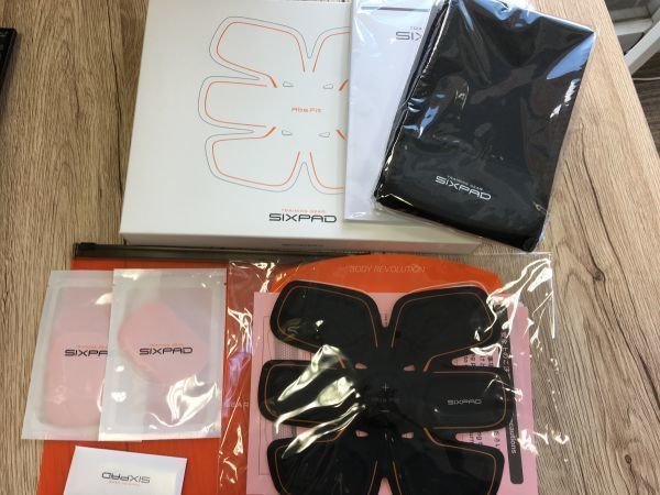 人気，豊富な 超 MTG SIXPAD AbsFit シックスパッド アブズフィットトレーニングギア フィットネス 純正ジェルシート付③(ギア)｜売買されたオークション情報、yahooの商品情報をアーカイブ公開 - オークファ その他