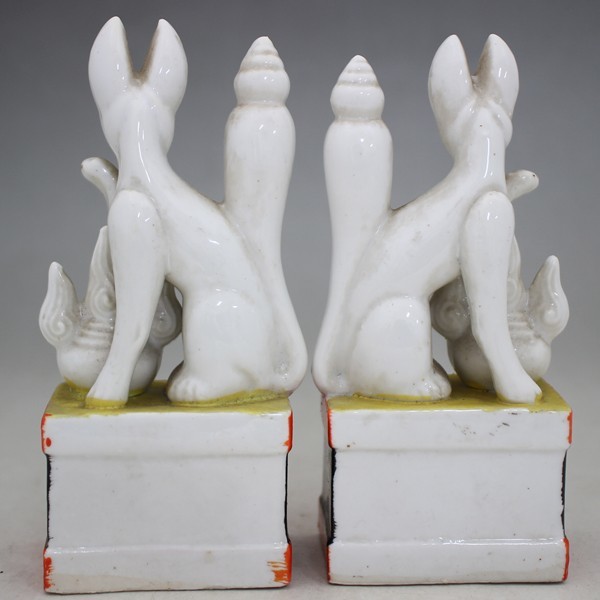 古い磁器製人形 稲荷神像 阿吽一対 お稲荷さん 白狐 きつね 土人形