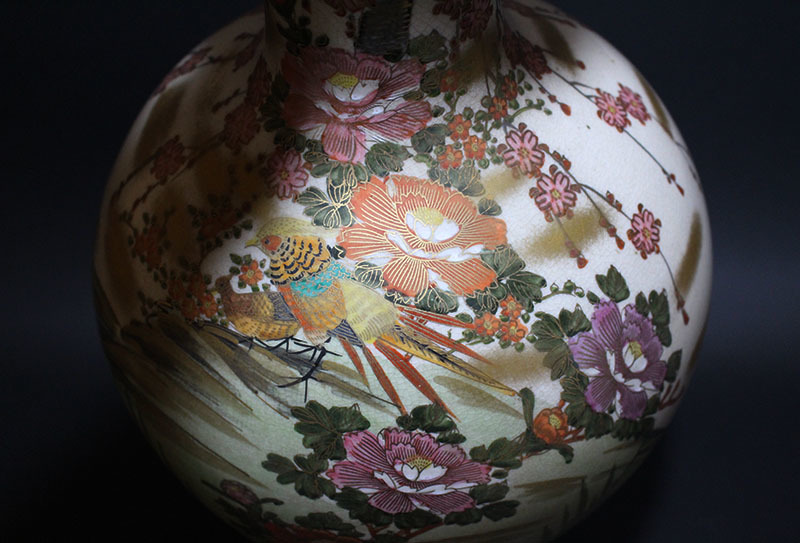 真】古美術 古薩摩 薩摩焼 色絵 金彩 牡丹花鳥図 花入 飾壺【薩摩】在