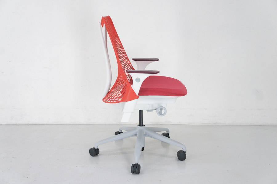 （最終値下げ） Herman Millerセイルチェア 　ホワイト＆レッド ☆ハーマンミラー☆SAYL CHAIR セイルチェア☆17年製 ミドルバック
