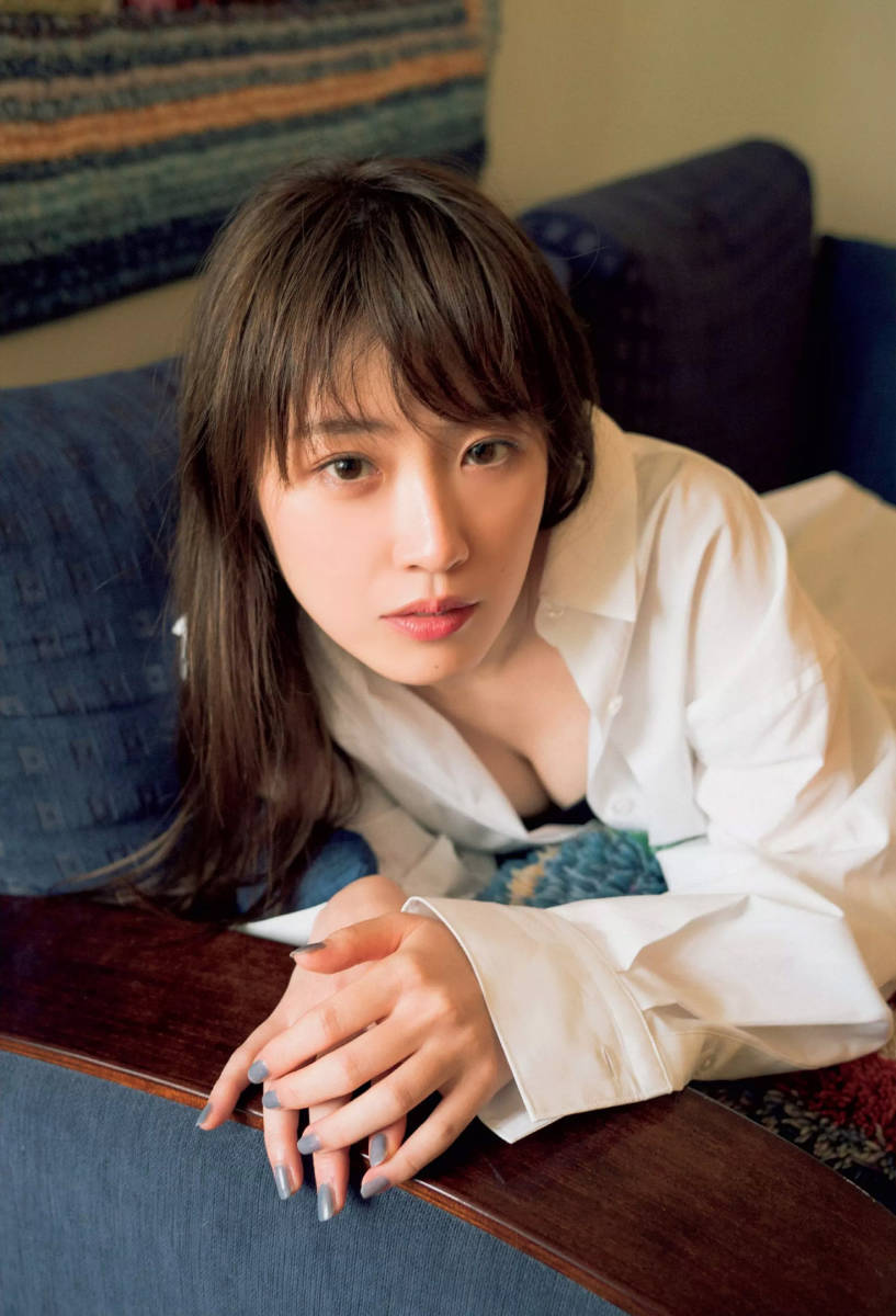 □Z723□高山一実 L判 写真 50枚 高画質 グラビア フォト おまけ 2L判