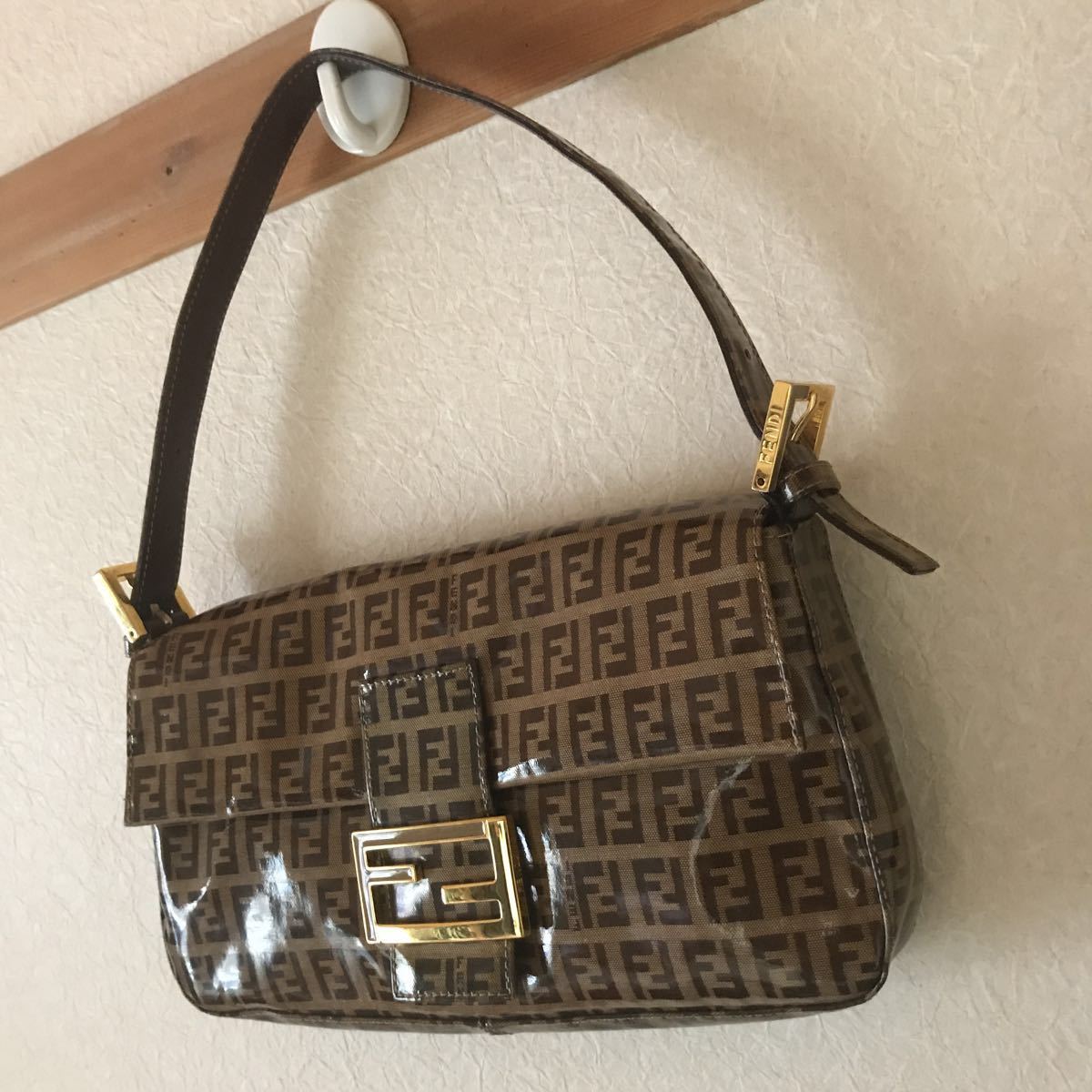 フェンディ FENDI ズッカ エナメル ハンドバッグ FENDI フェンディ 