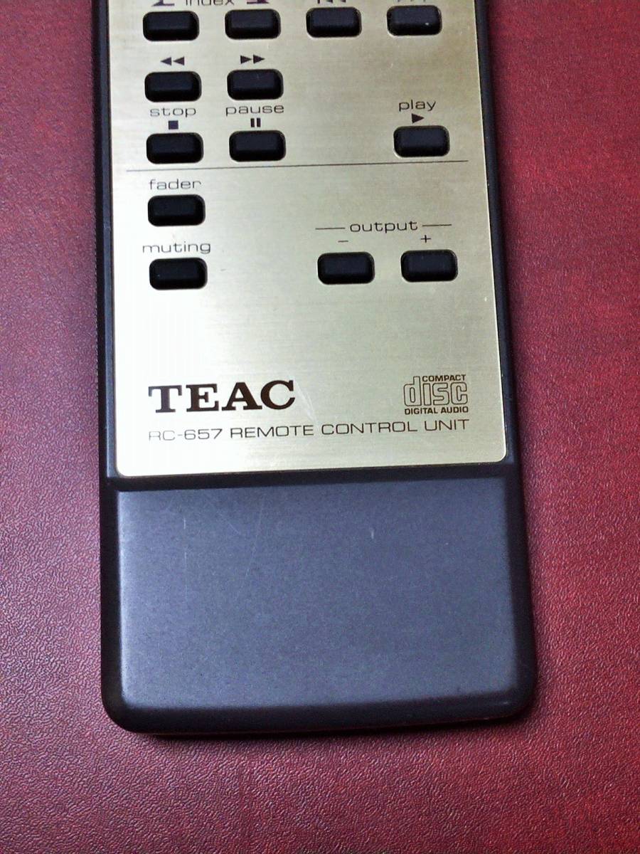 TEAC RC-657 CDデッキ用 リモコン 電池ケース内液漏れ無し 中古（自宅